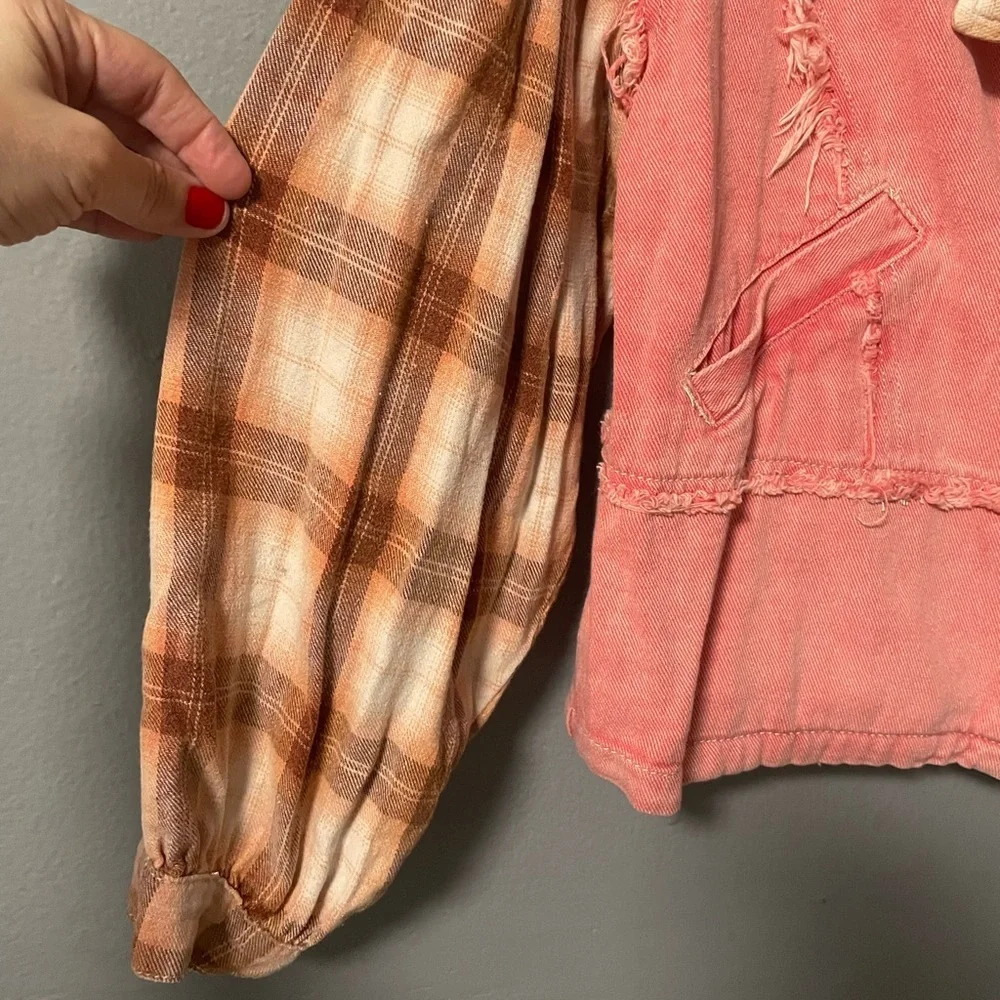 NWOT POL Denim Pink Jacket with Contrasting Plaid Collar and Sleeves. Size Small